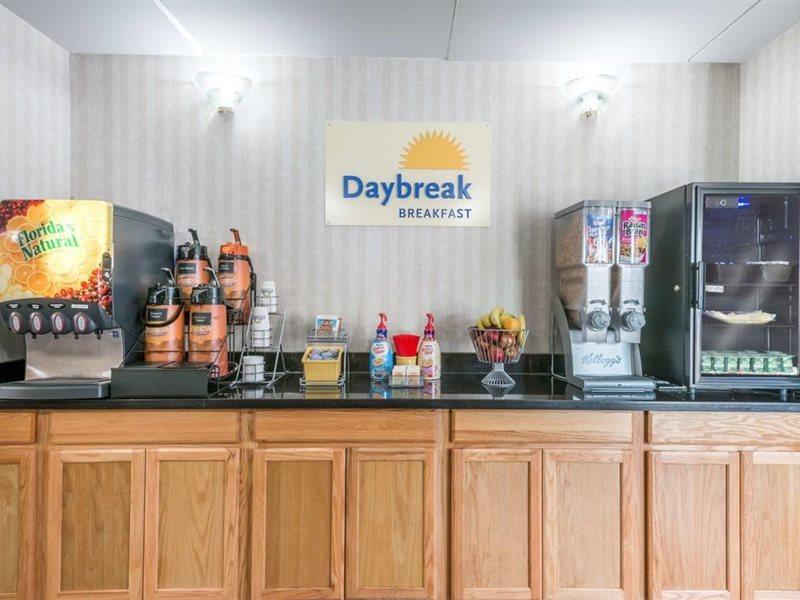 Days By Wyndham Pittsburgh-harmarville Hotel Harmarville