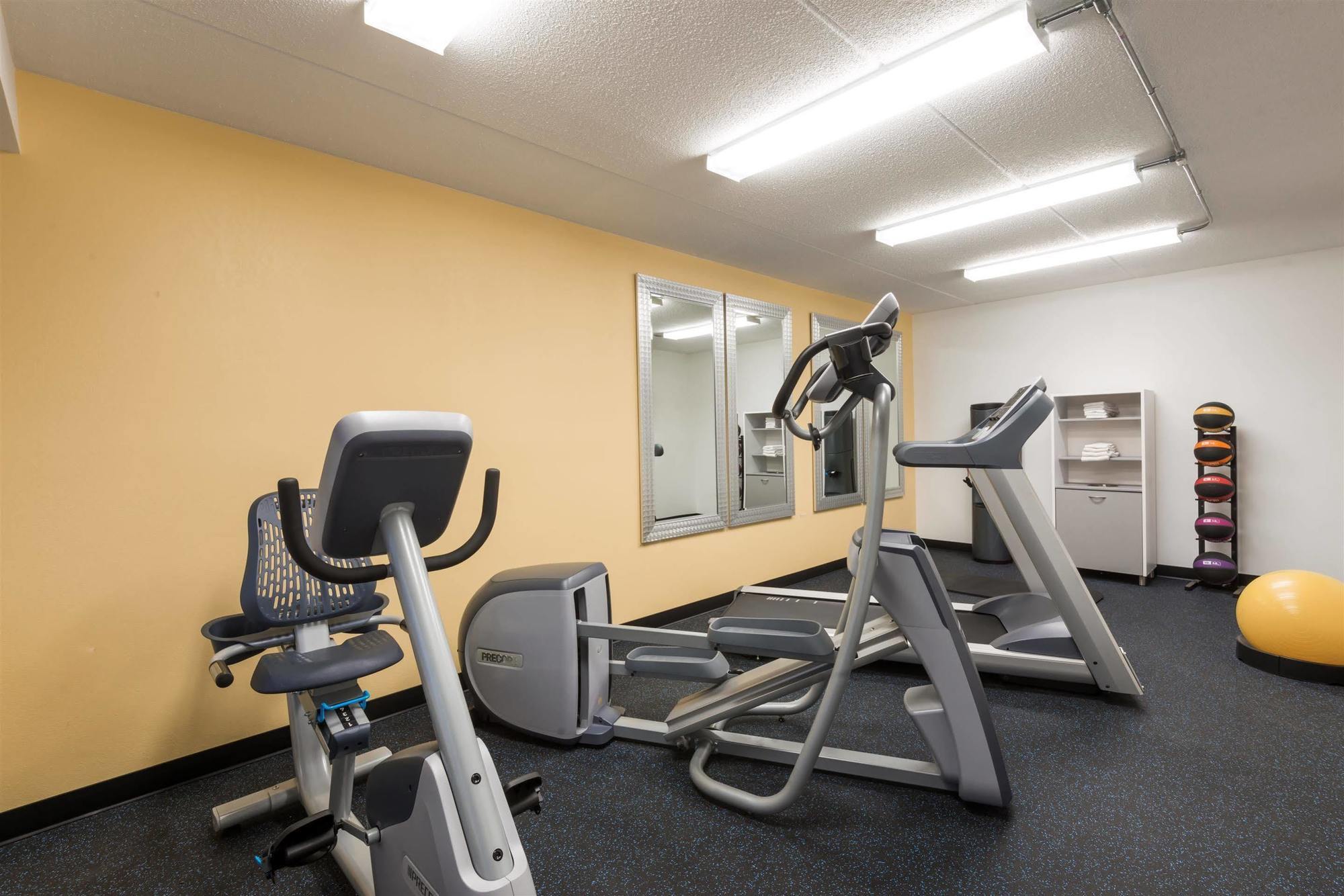 Days By Wyndham Pittsburgh-harmarville