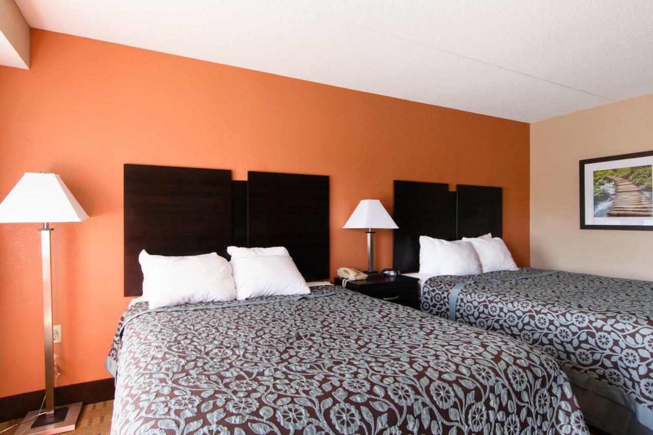 Days By Wyndham Pittsburgh-harmarville Hotel Harmarville